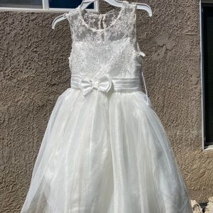 Little girls white dress (brand new)